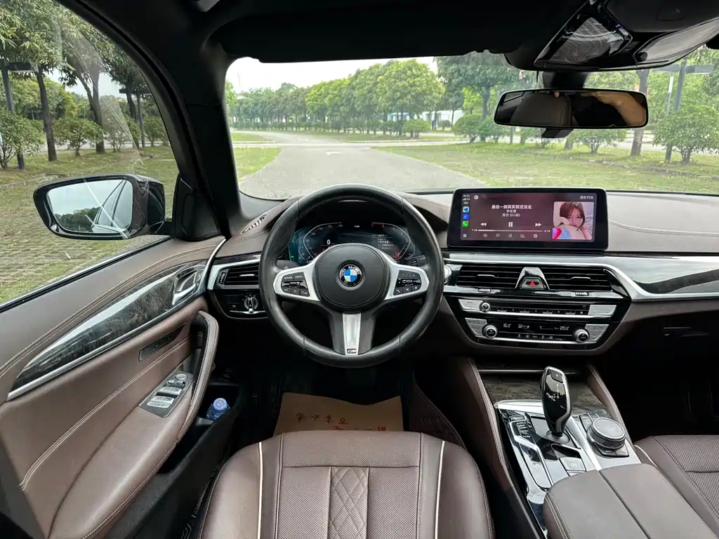 BMW 5 Series 2021 — фото 14