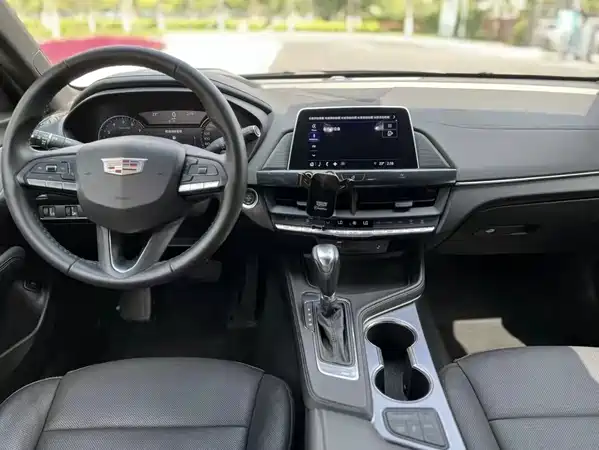 Cadillac CT4 2021