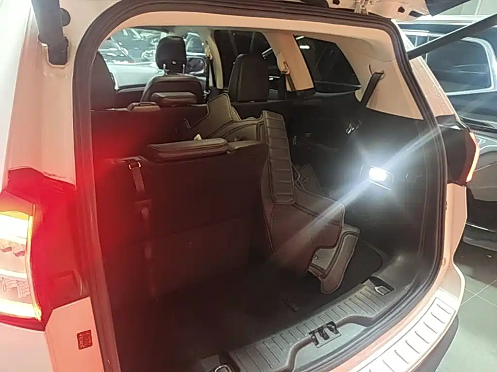 Ford Edge 2018 — фото 19