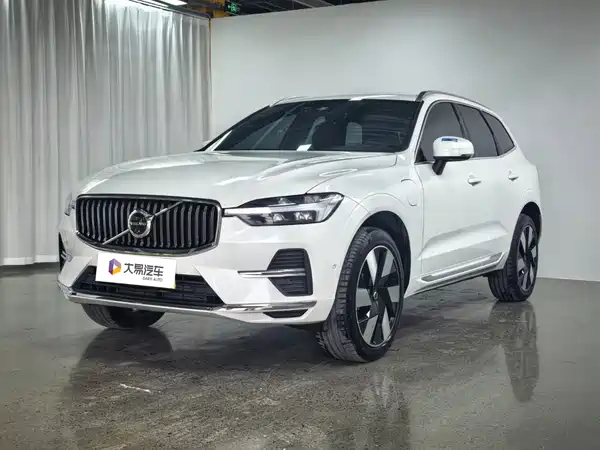 Volvo XC60 Plug-In Hybrid 2025