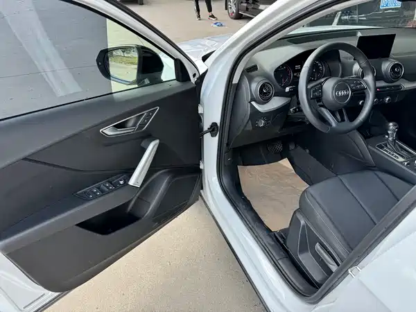 Audi Q2L 2020