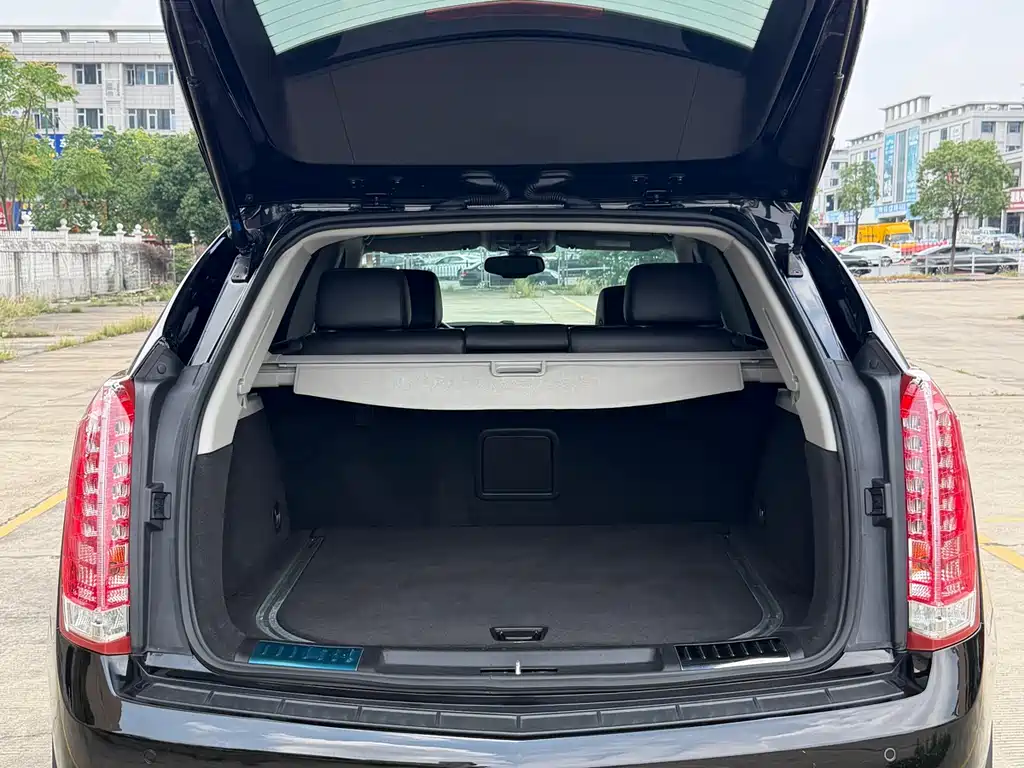 Cadillac SRX 2015 — фото 21