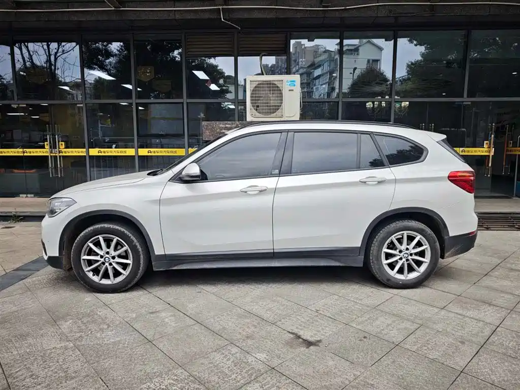 BMW X1 2019 — фото 3