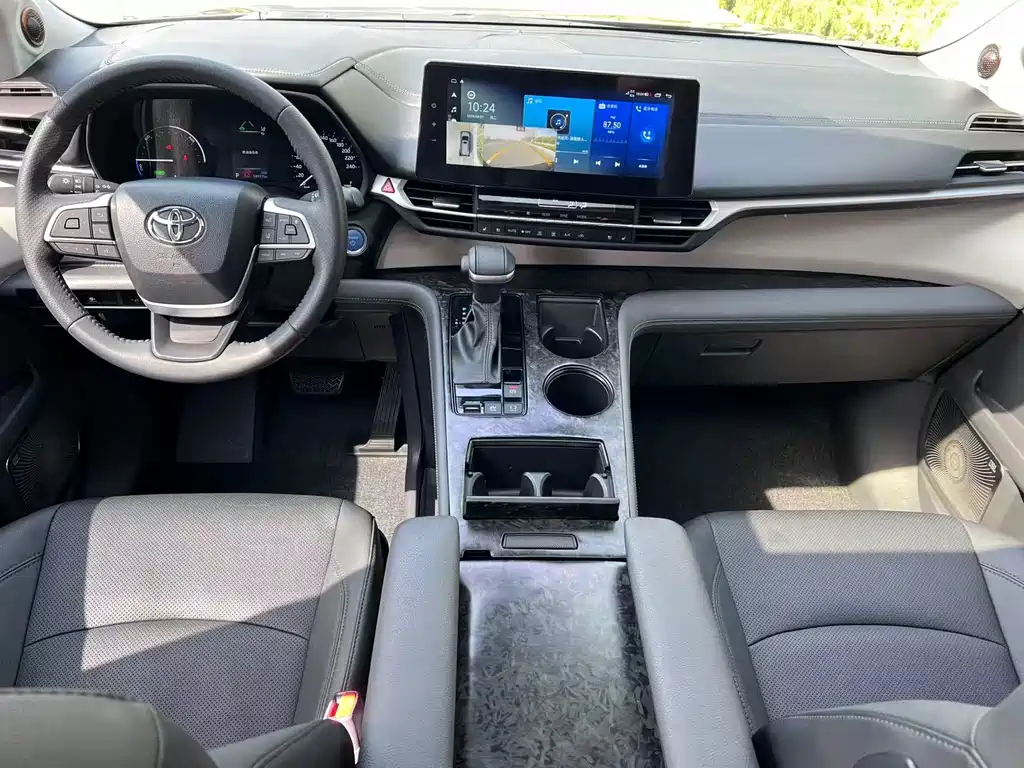 Toyota Sienna 2022 — фото 15