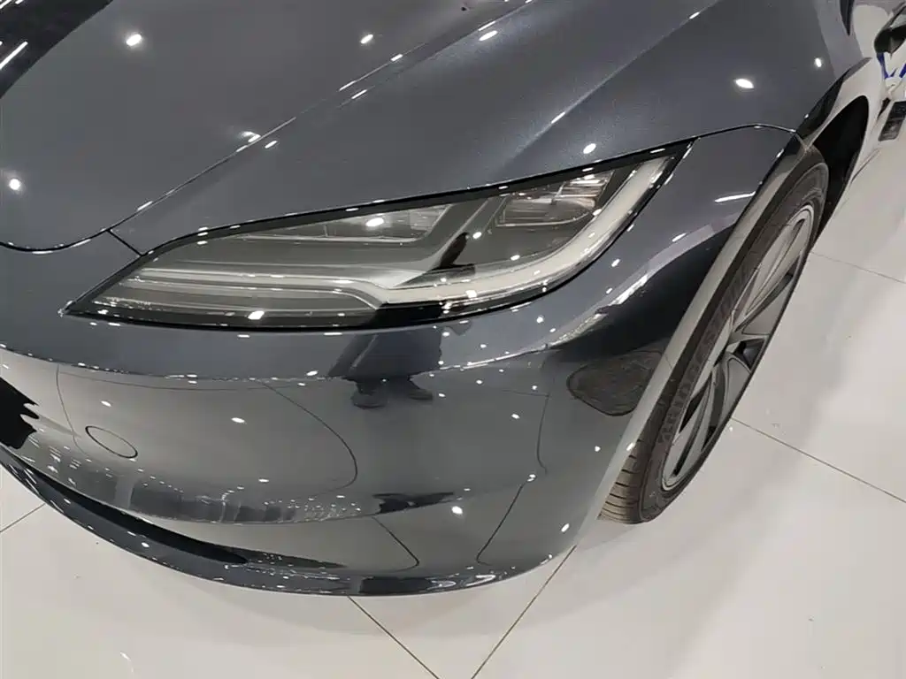 Tesla Model 3 2026 — фото 24