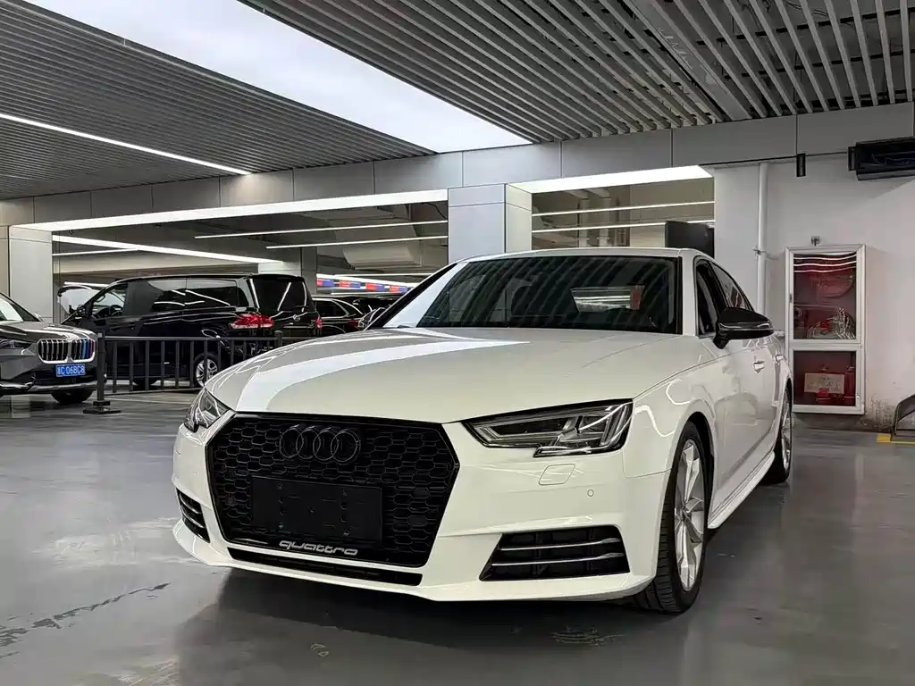 Audi A4L 2017 — фото 1