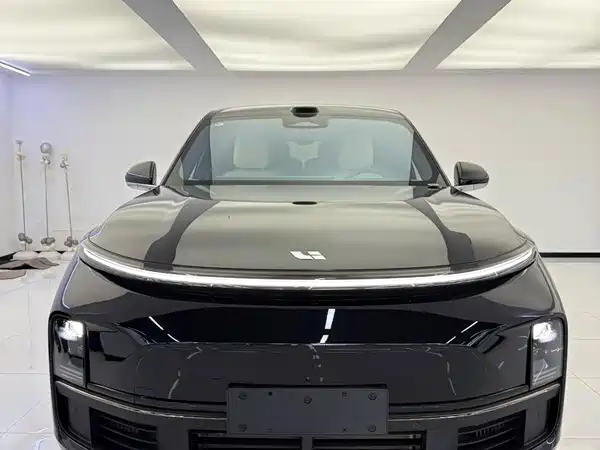 Li Auto L8 2025