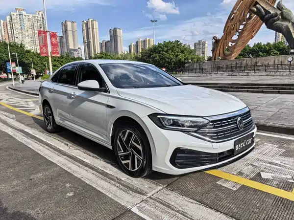 Volkswagen Sagitar 2022