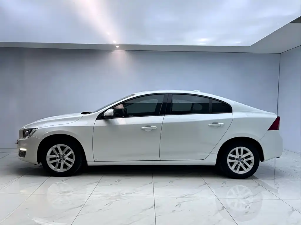 Volvo S60 2016 — фото 4