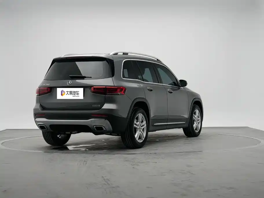 Mercedes-Benz GLB 2023