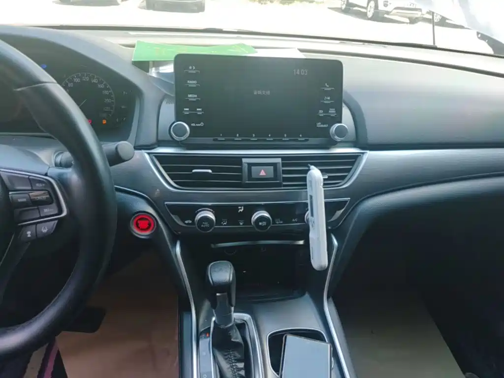Honda Accord 2021 — фото 13
