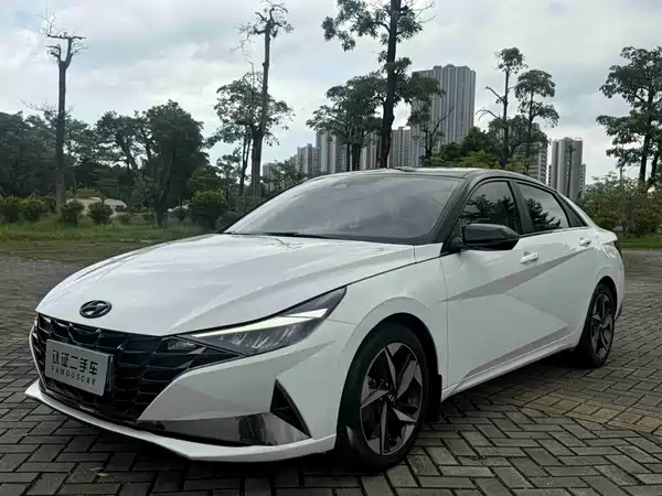 Hyundai Elantra 2022