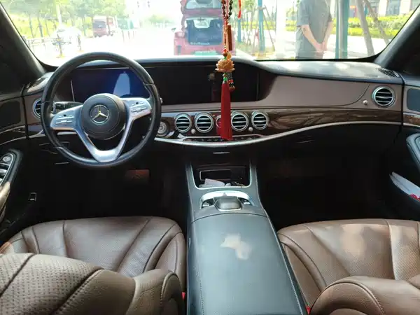 Mercedes-Benz S-Class 2020