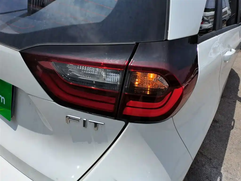 Honda Fit 2023 — фото 8