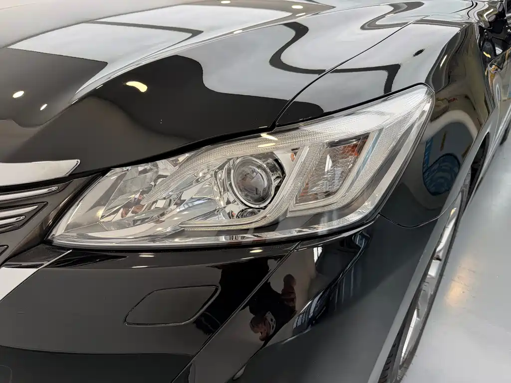 Toyota Crown 2016 — фото 13