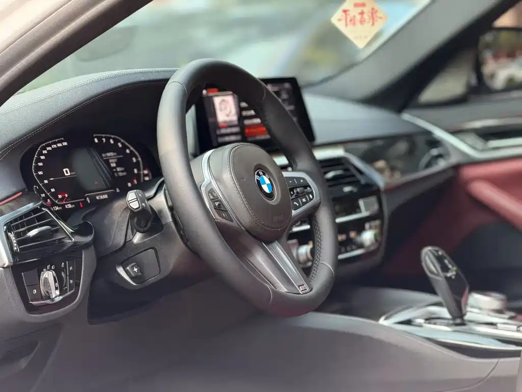 BMW 5 Series 2019 — фото 4