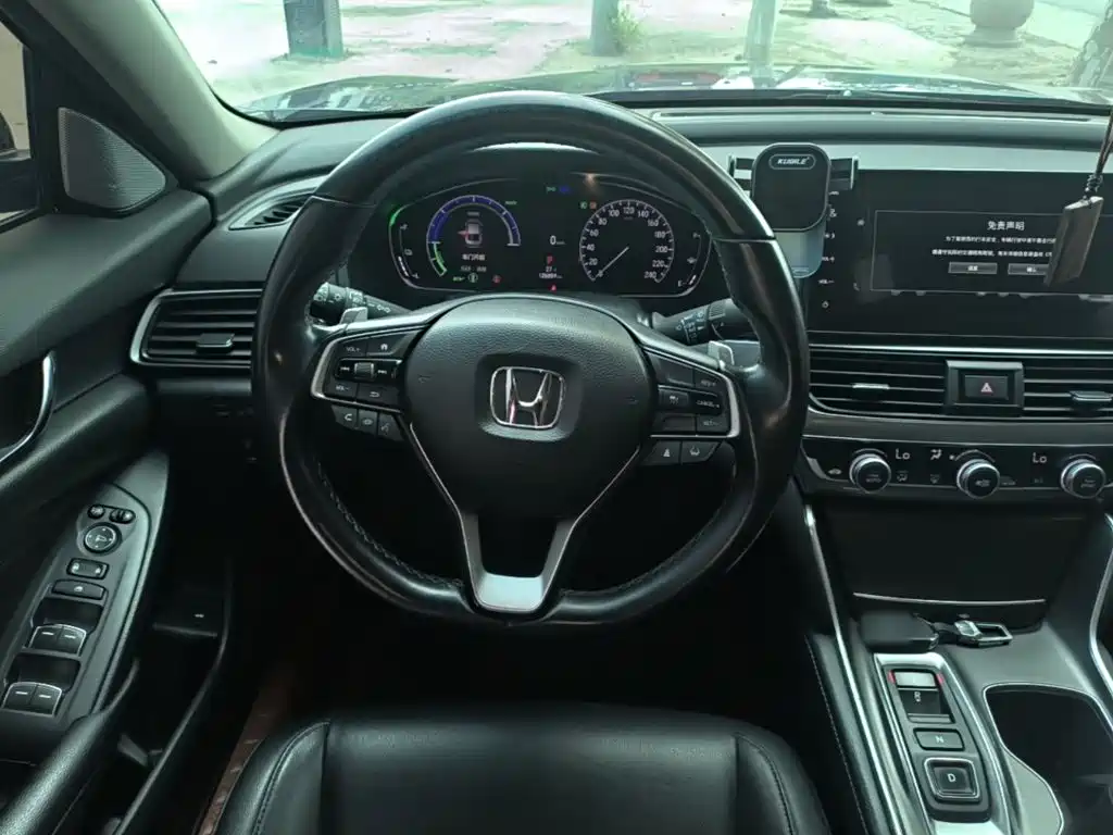 Honda Accord 2023 — фото 11