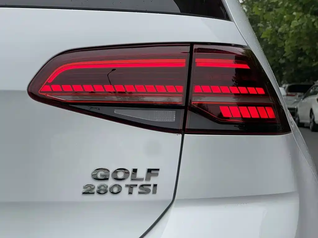 Volkswagen Golf 2018 — фото 11