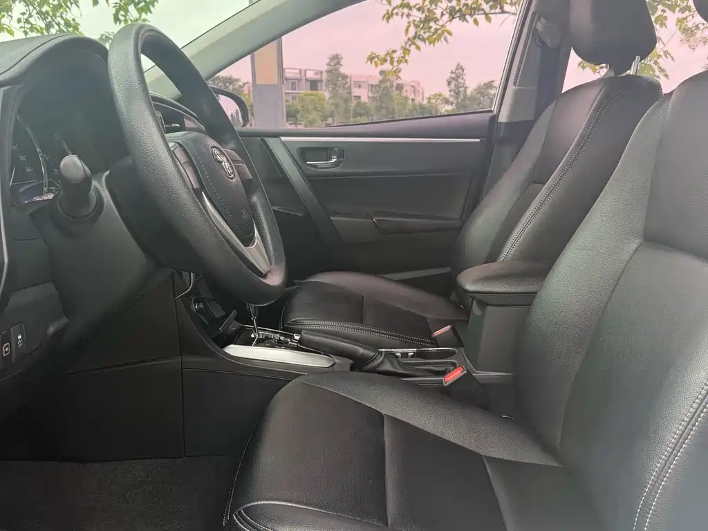 Toyota Corolla 2018 — фото 12