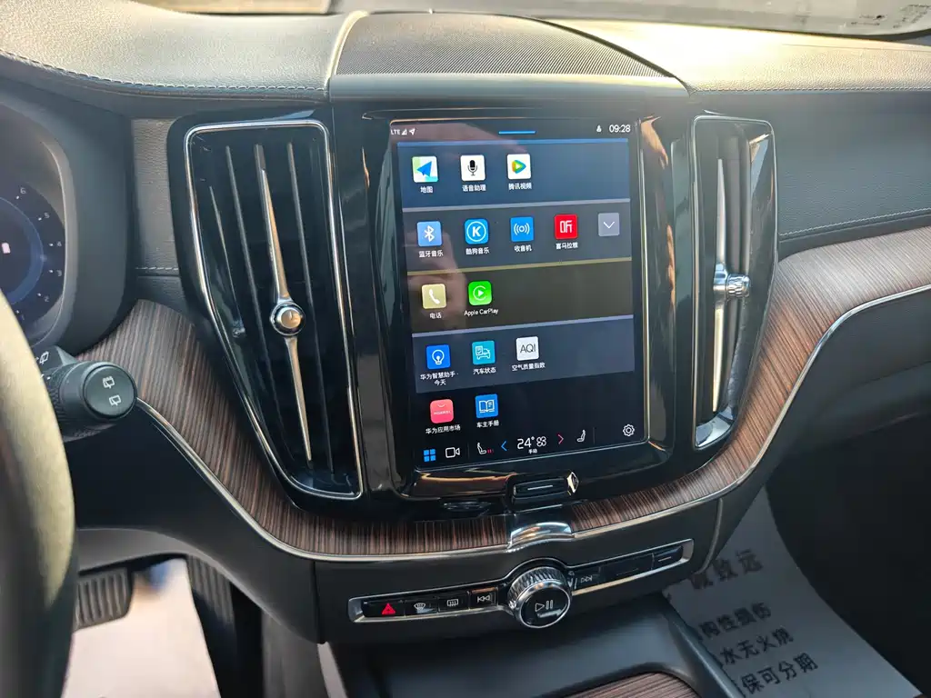 Volvo XC60 2022 — фото 16