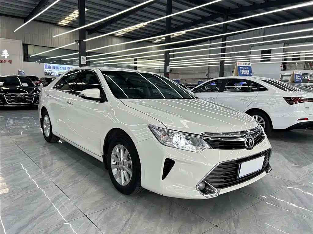 Toyota Camry 2017 — фото 3