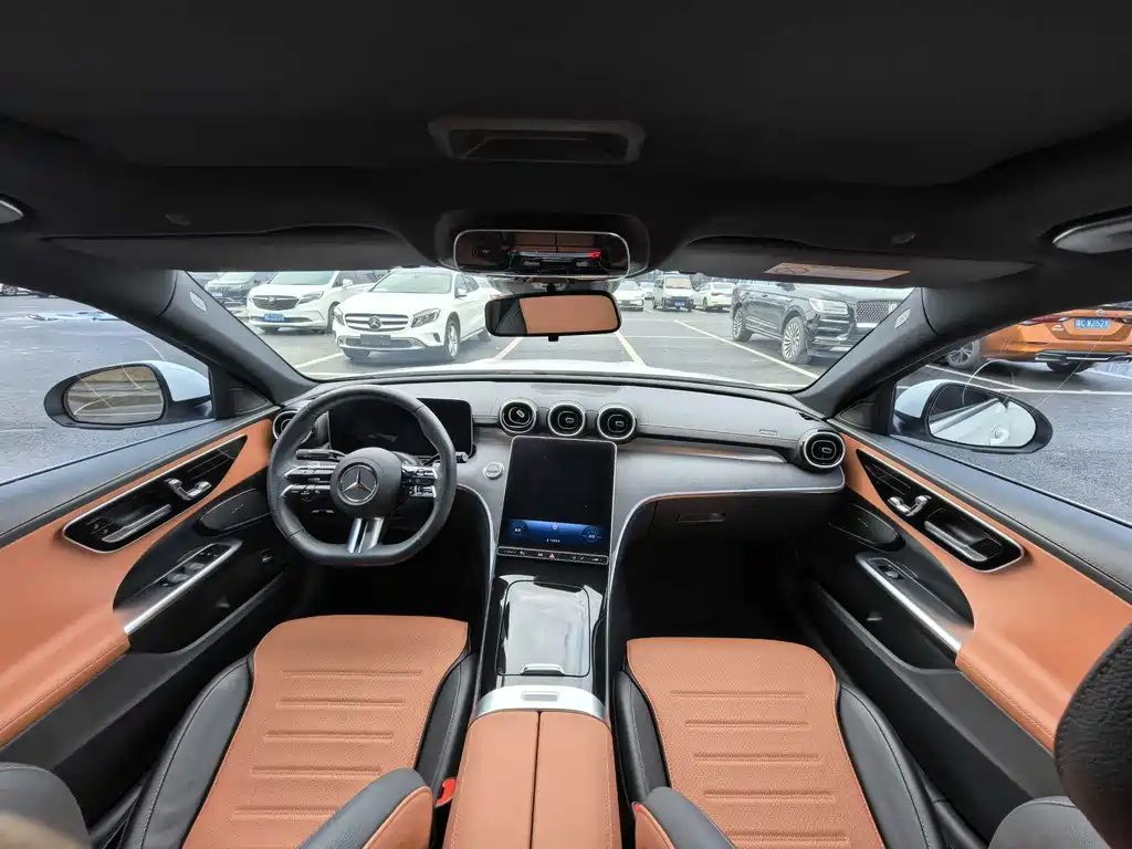 Mercedes-Benz C-Class 2023 — фото 9