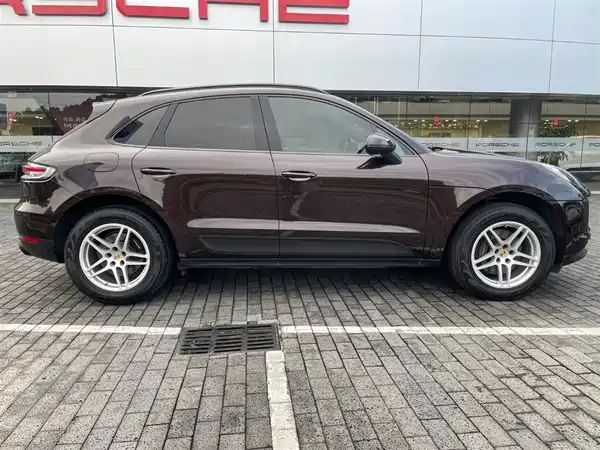 Porsche Macan 2021