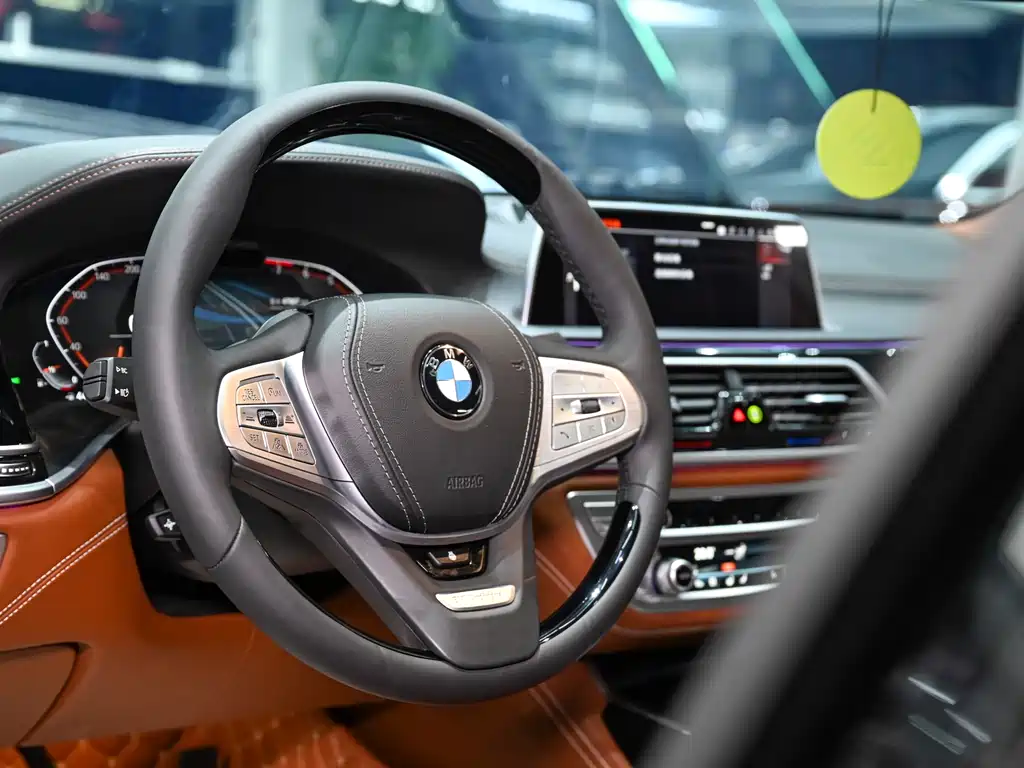 BMW 7 Series 2021 — фото 12