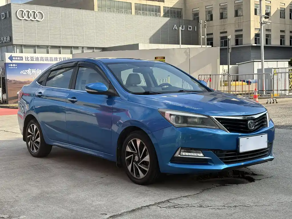 Changan Yuexiang V7 2017 — фото 3