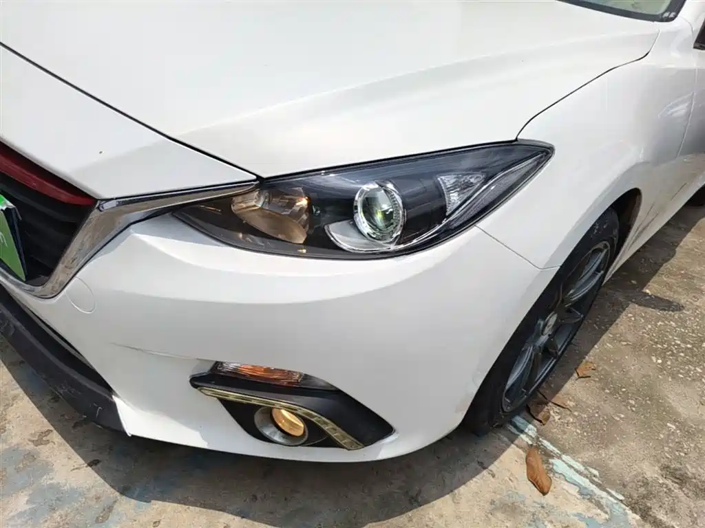 Mazda 3 Axela 2016 — фото 24
