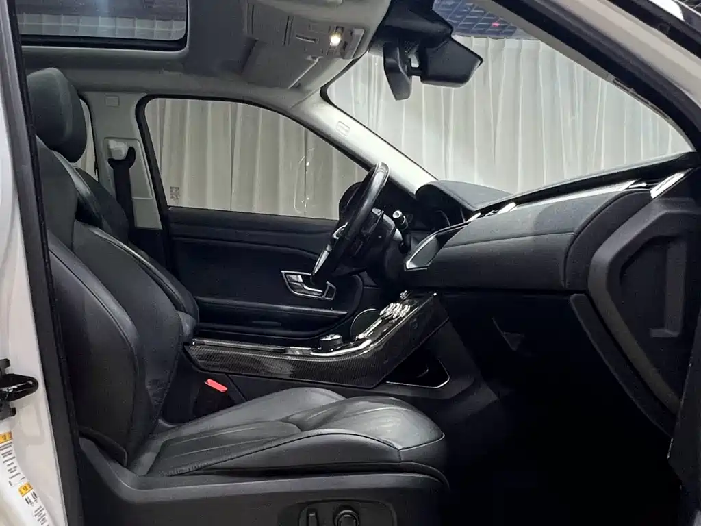Land Rover Range Rover Evoque 2018 — фото 19