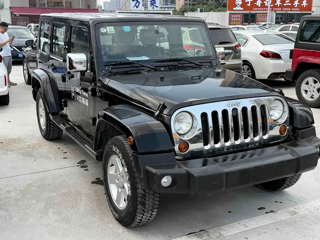 Jeep Wrangler 2010 — фото 3