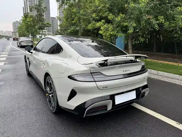 Xiaomi SU7 2024