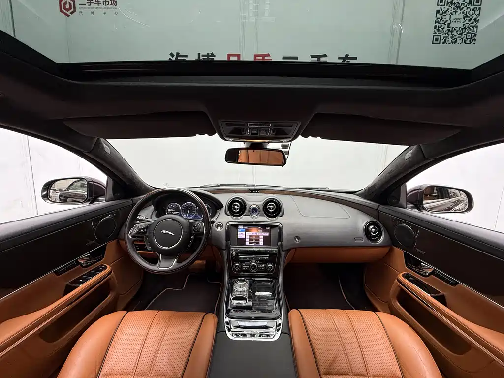 Jaguar XJ 2013 — фото 28