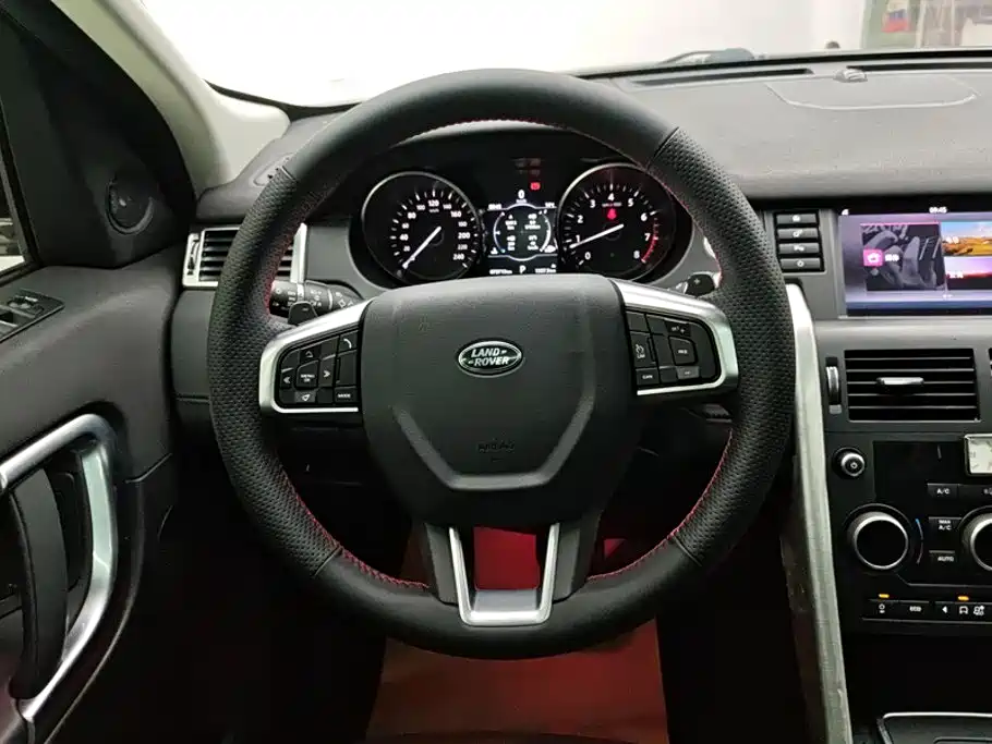 Land Rover Discovery Sport 2017 — фото 15