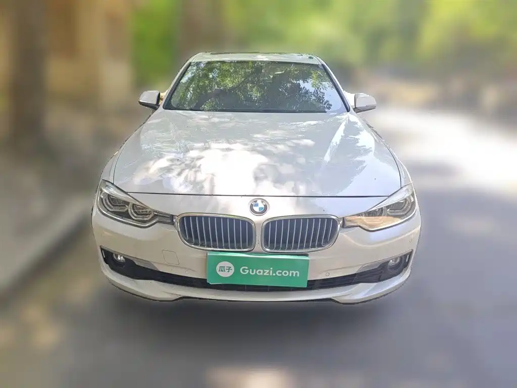 BMW 3 Series 2018 — фото 24