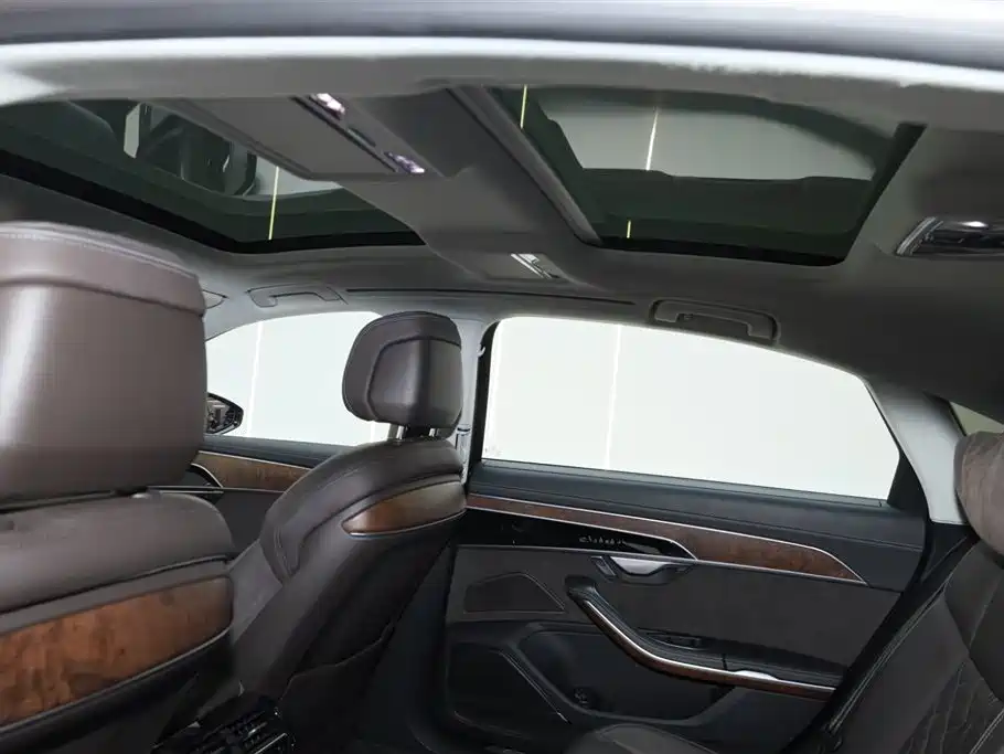 Audi A8 2023 — фото 27