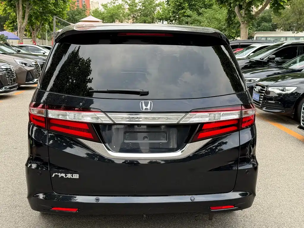 Honda Odyssey 2017 — фото 13
