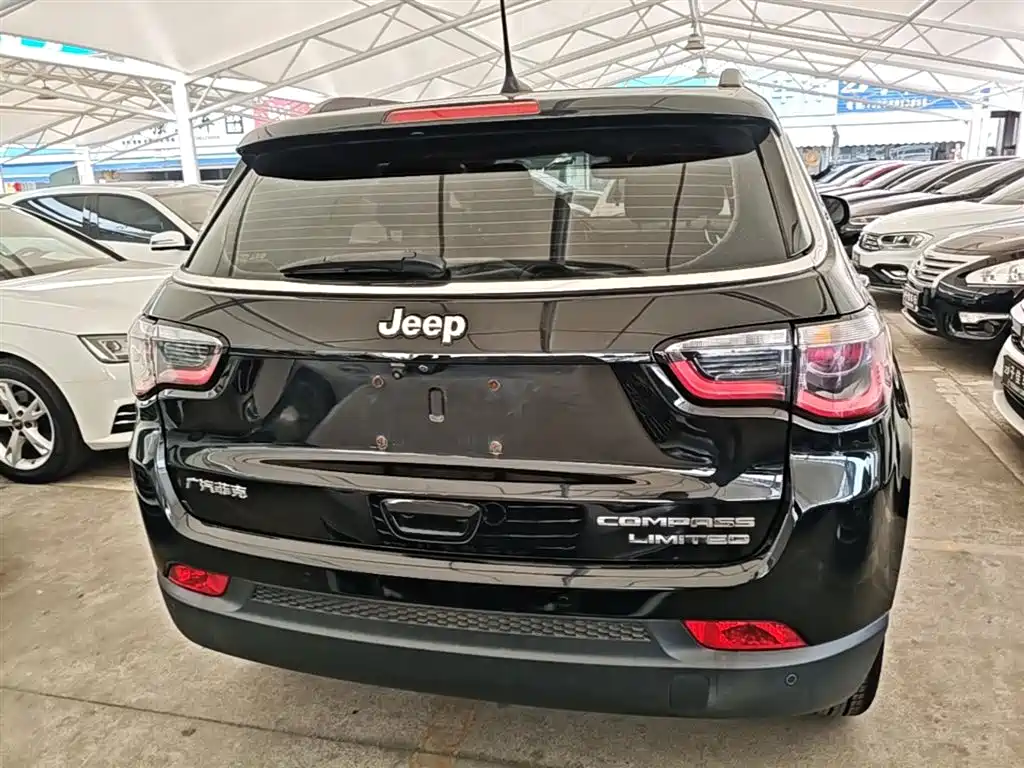 Jeep Compass 2017 — фото 6