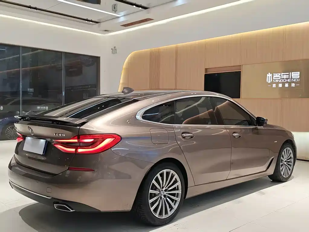 BMW 6 Series GT 2018 — фото 7