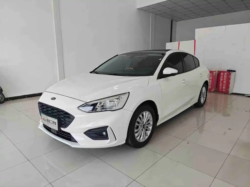 Ford Focus 2020 — фото 1
