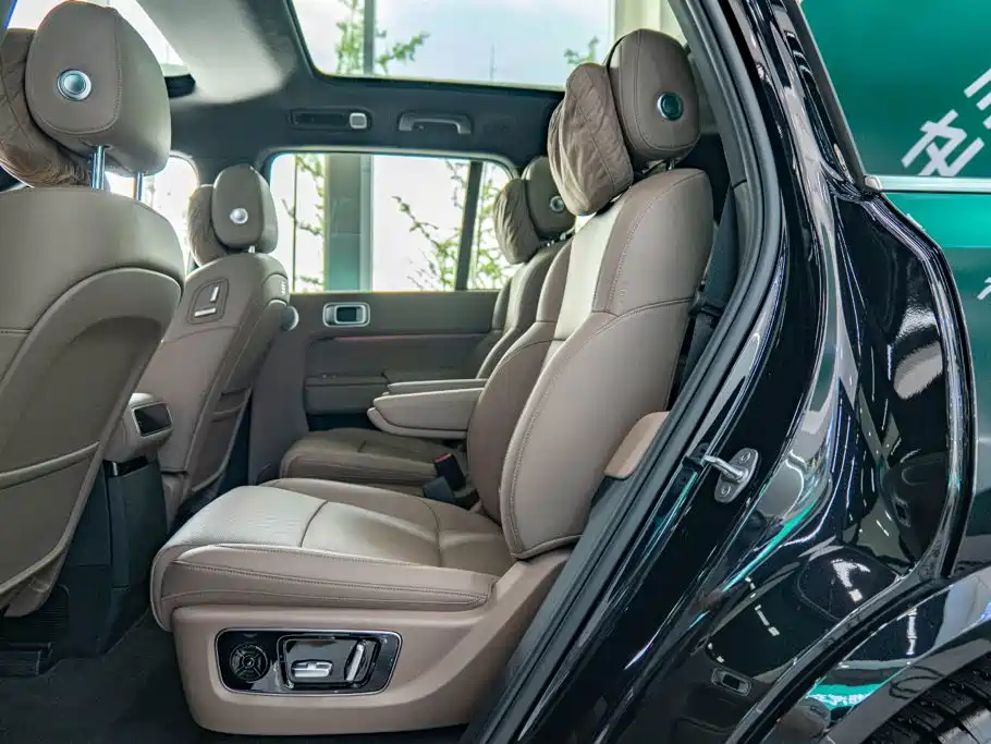 Li Auto L8 2025 — фото 9