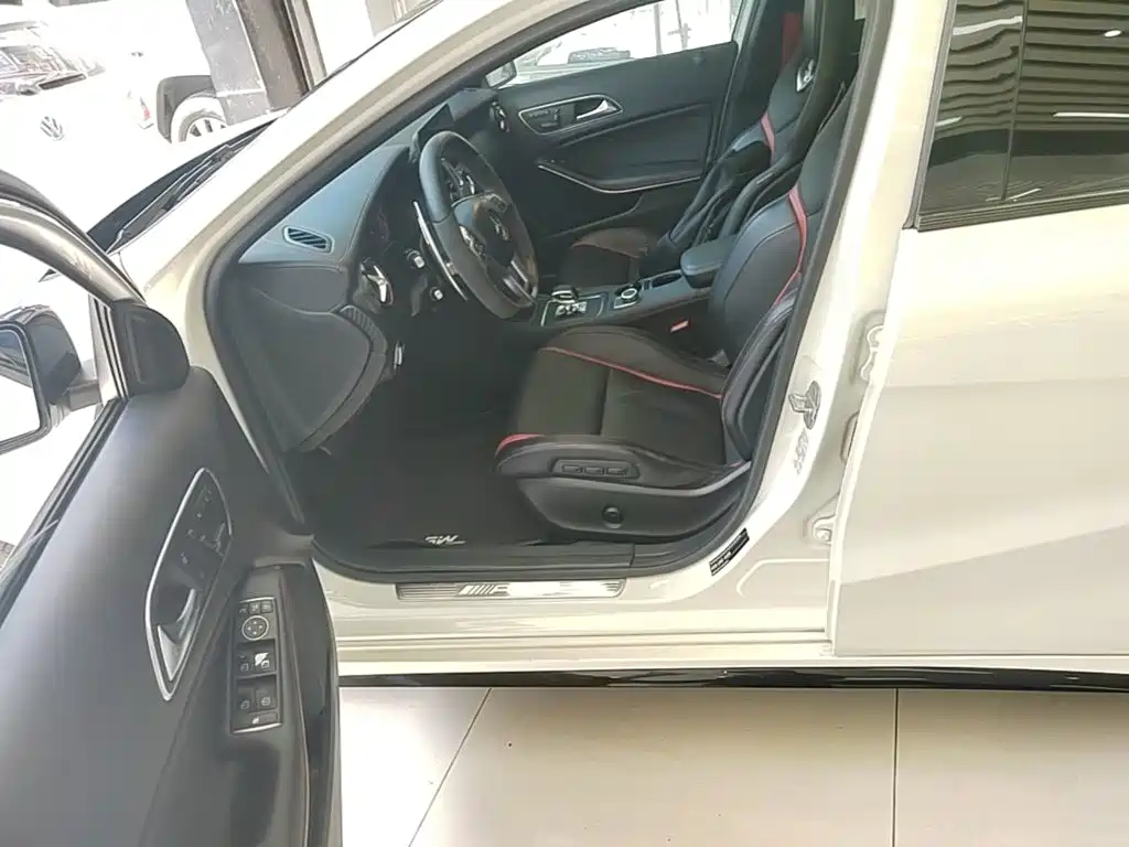 Mercedes-Benz A-Class AMG 2015 — фото 15
