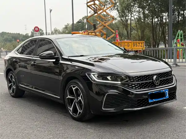 Volkswagen Passat 2024