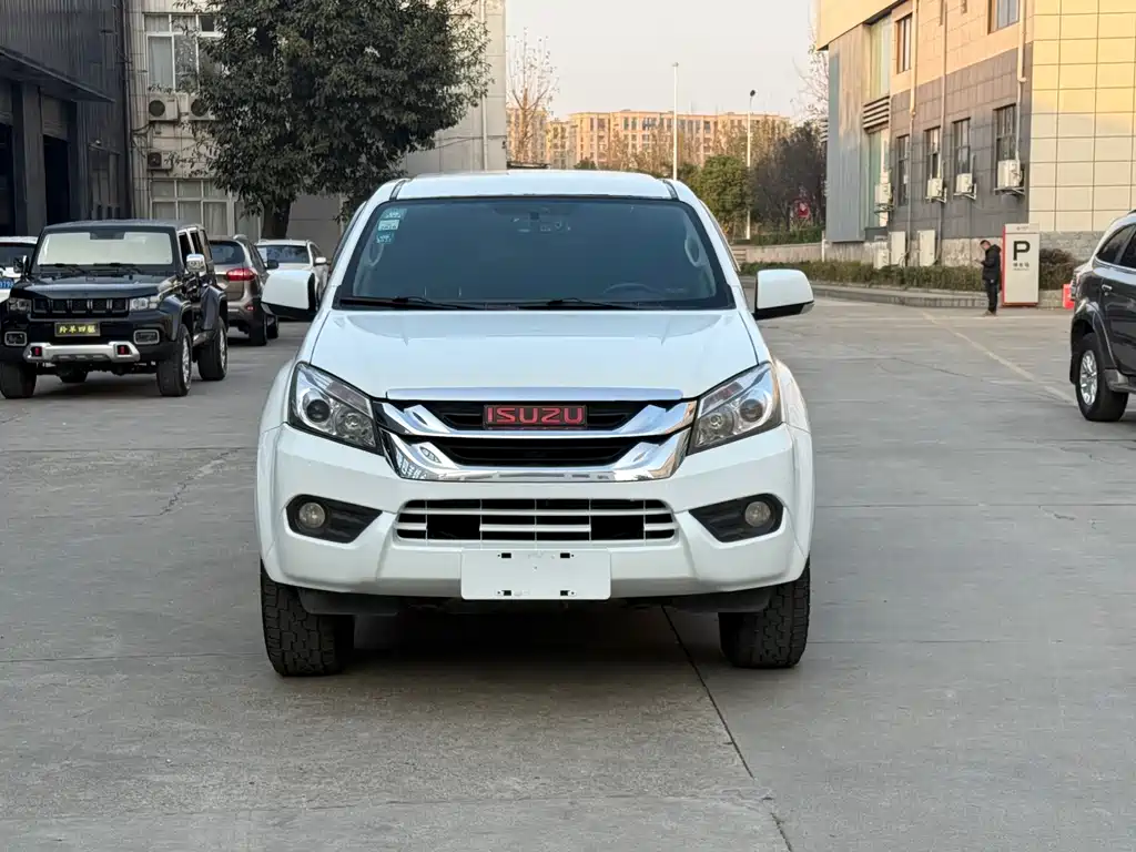 Isuzu MU-X 2016 — фото 2