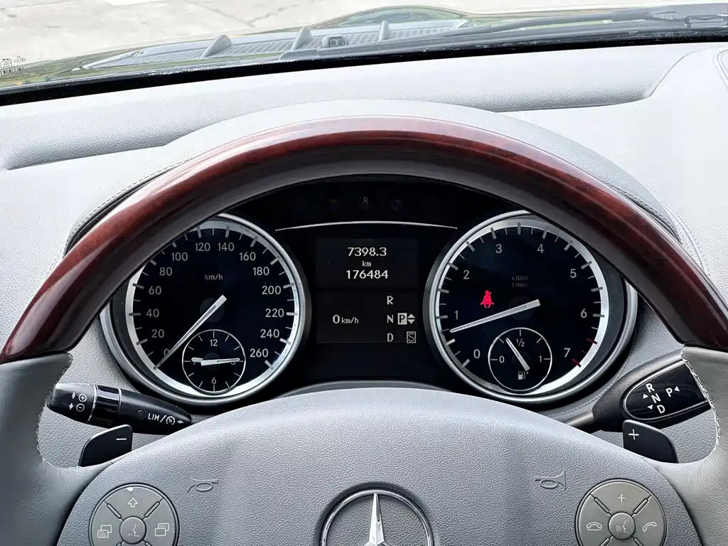 Mercedes-Benz GL-Class 2012 — фото 13