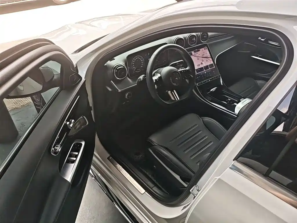 Mercedes-Benz C-Class 2024 — фото 16