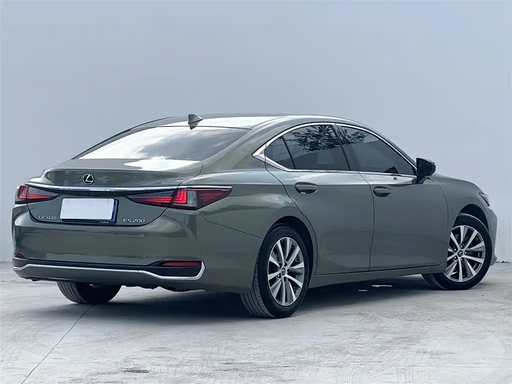 Lexus ES 2019 — фото 3