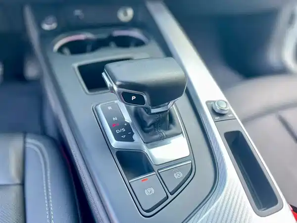 Audi A4L 2020