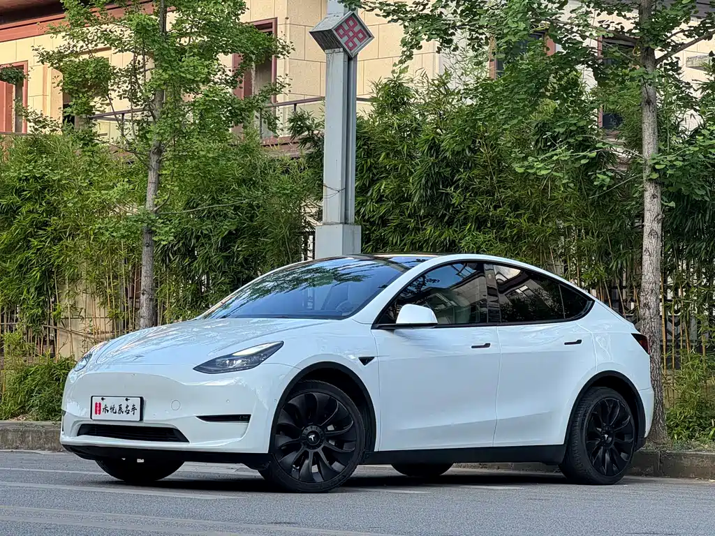 Tesla Model Y 2022 — фото 12